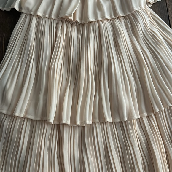 Just Me Tiered Pleated Dress - Picture 4 of 7